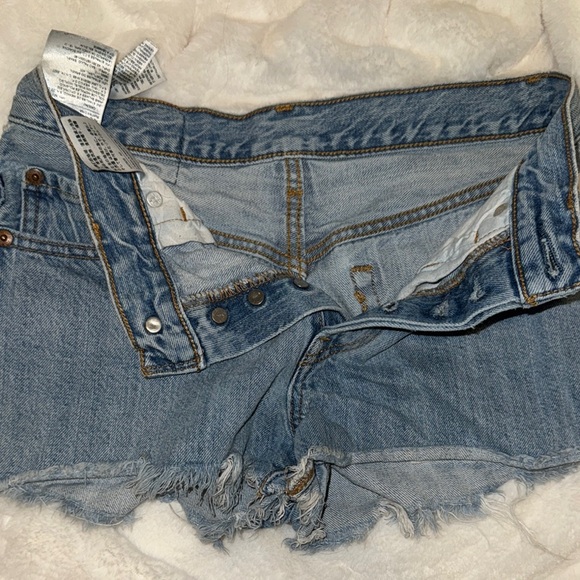 Levi's Women's Blue Denim Shorts - Picture 3 of 4